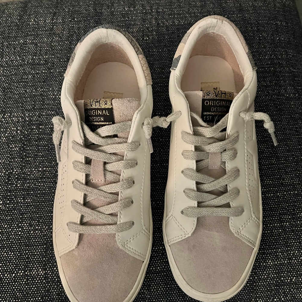 Vintage Havana size 7. Only worn two or three time.